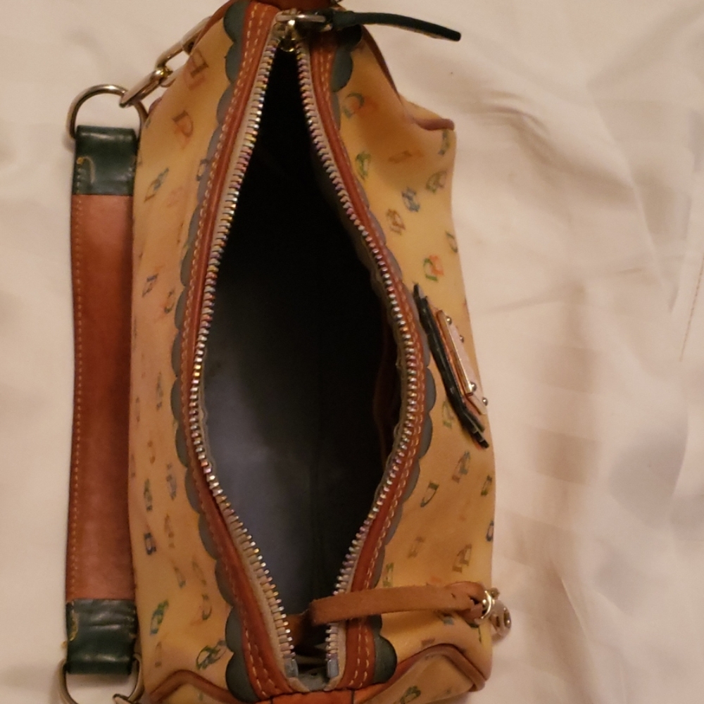 Dooney & Bourke - Picture 2 of 8